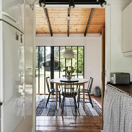 Find Roen I Originalt 60'er Hus Hornbæk